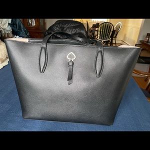 Kate Spade Hand bag use black outside pocket with zipper and inside pocket